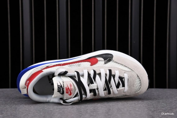 Royal Fuchsia Game Nike CV1363-100 sacai Vaporwaffle  Sport 1112